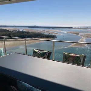 Waves Maroochy River Maroochydore
